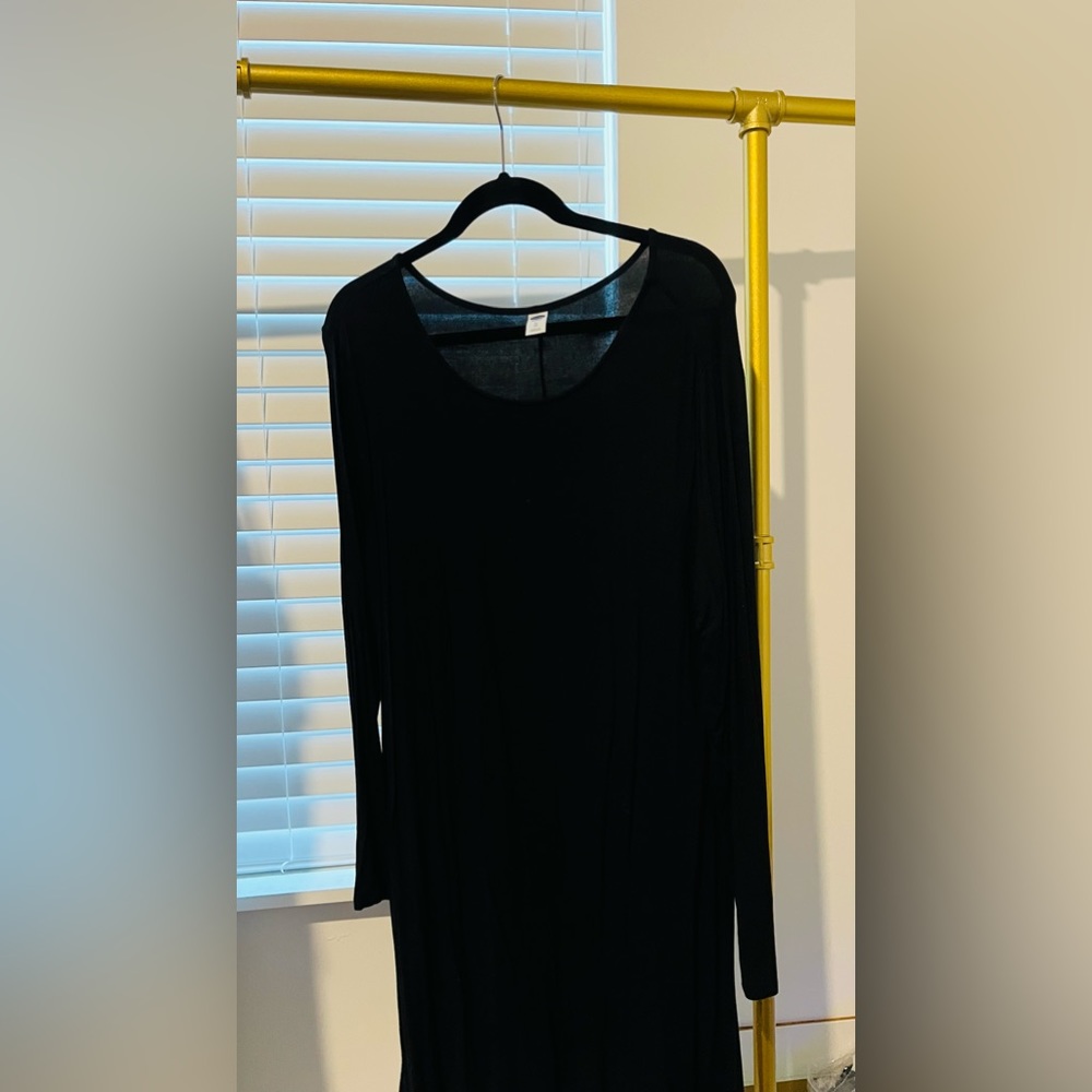 Old Navy solid black long sleeve dress